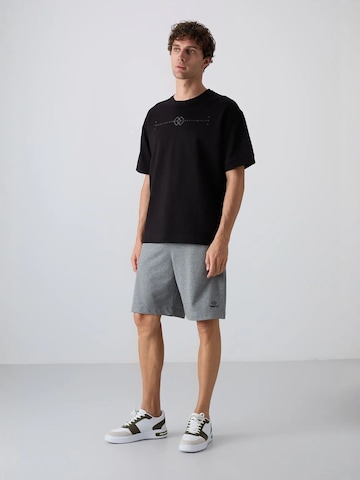 Tommy Life - Camisa em preto