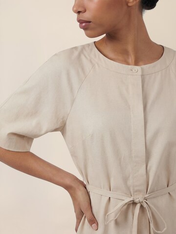 APART Kleid in Beige