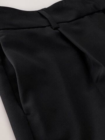 Next - Loosefit Pantalón de pinzas en negro