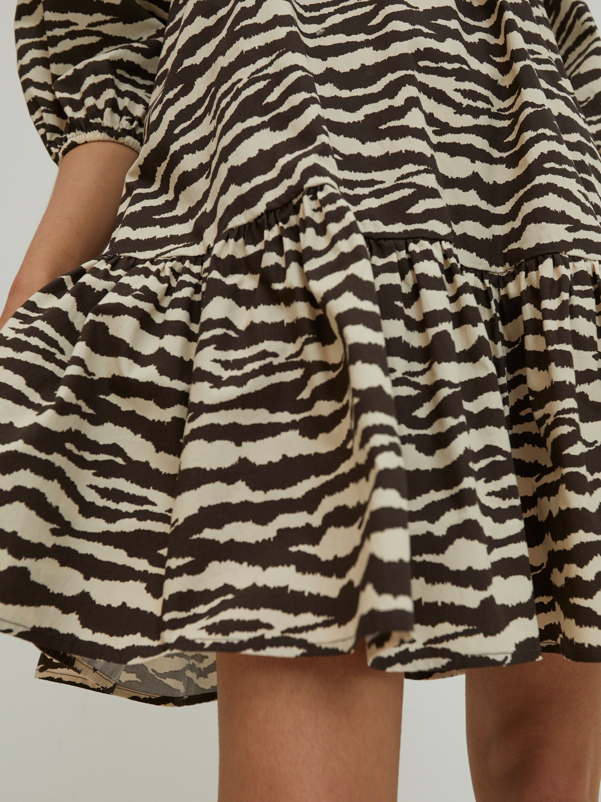 EDITED Produits Robe 'Paola' beige