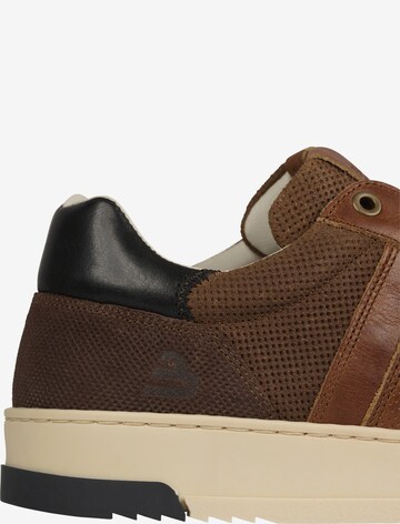 BULLBOXER Sneaker 'Dean' in Braun