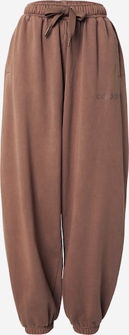 ruda ADIDAS ORIGINALS Siaurėjantis Kelnės 'ESS': priekis