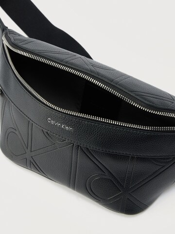 Calvin Klein - Bolsa de cintura em preto