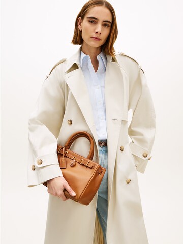 TOMMY HILFIGER Handbag in Brown