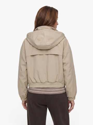 Veste mi-saison 'ONLKARA' ONLY en beige