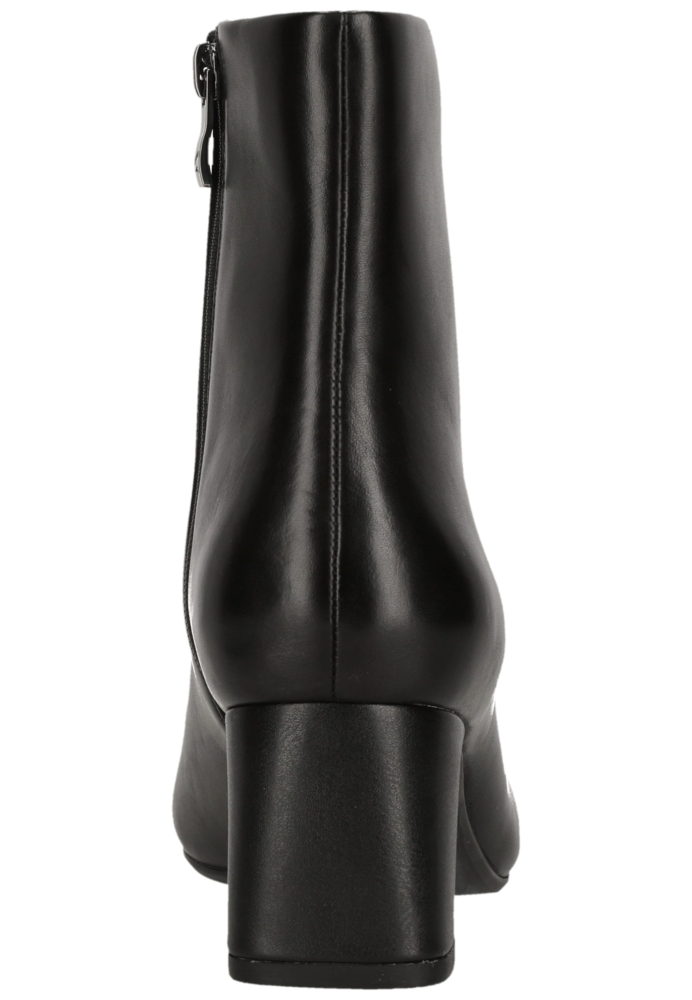 CLARKS Stiefelette 'Fernie Zip' in Schwarz