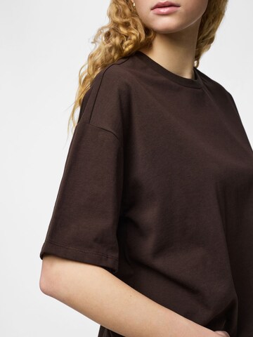 Maglietta 'PCSadie' di PIECES in marrone