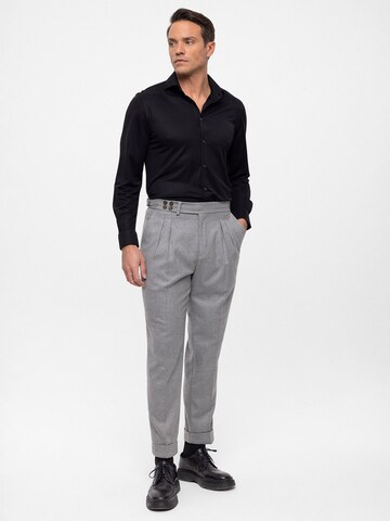 Antioch Tapered Hose in Grau