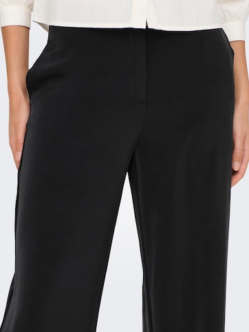 JDY Szeroka nogawka Spodnie 'Laila' w kolorze czarny