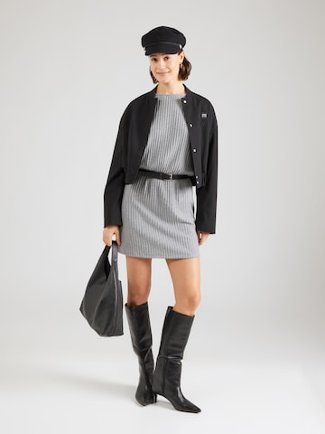 Robes en maille 'Janett' ABOUT YOU en gris