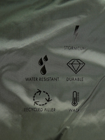 Geacă de iarnă de la Baker by Ted Baker pe verde