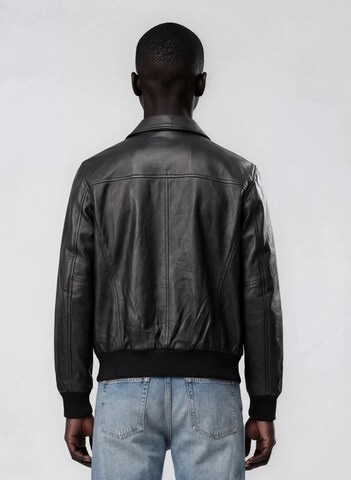 trueprodigy Prechodná bunda 'Yeray' - Čierna