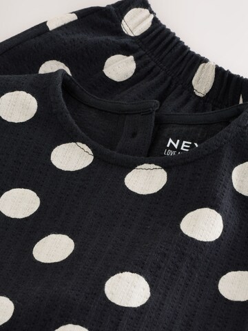 Next Set in Black