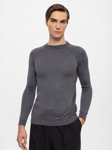 Pull-over Antioch en gris : devant