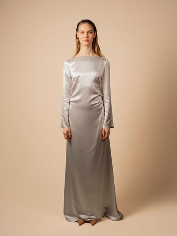 Anse Victorin - Vestido 'Geraldine' en plata: frente