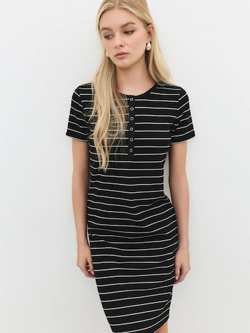 Robe No Matter What en noir