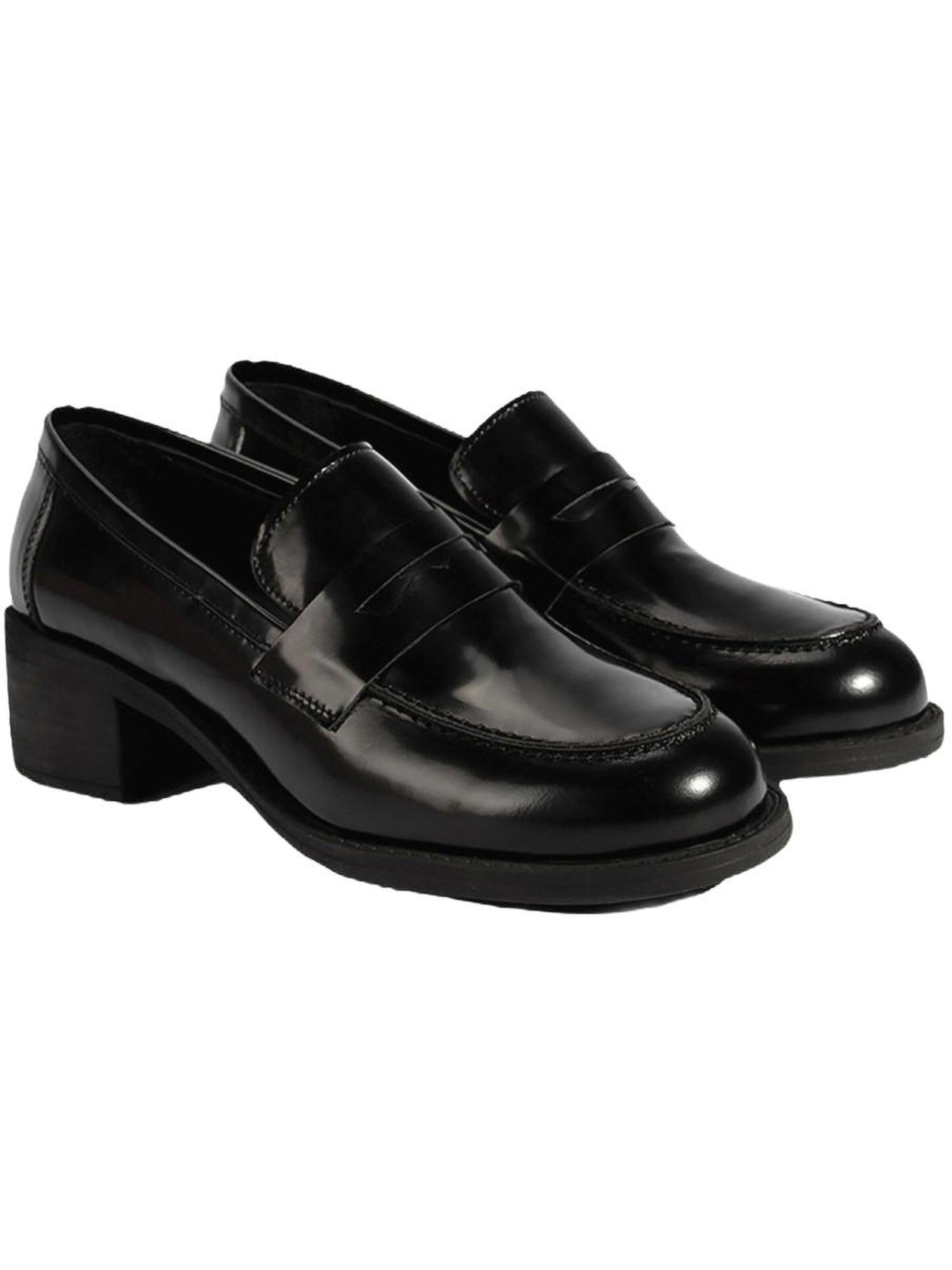 Desa Moccasins in Black
