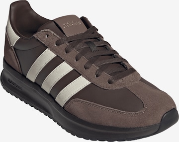 ADIDAS SPORTSWEAR - Zapatillas deportivas bajas 'RUN 70s 2.0' en marrón: frente