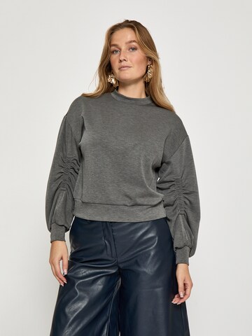 Sweat-shirt 'Sabi' minus en gris : devant