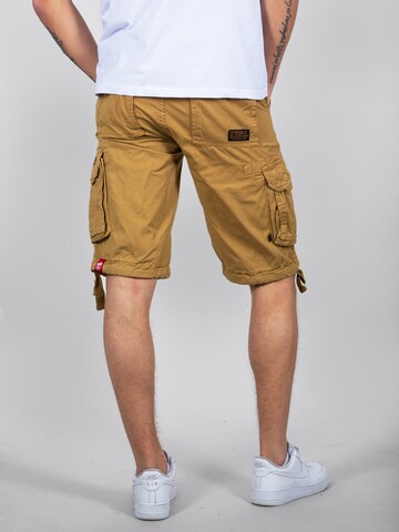 ALPHA INDUSTRIES Regular Shorts 'Jet' in Grün