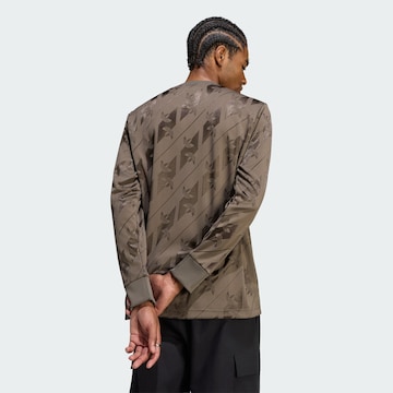 ADIDAS ORIGINALS - Camisa em castanho