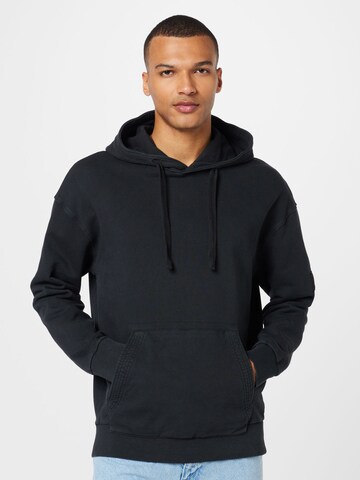 Lyle & Scott Sweatshirt in Black: front