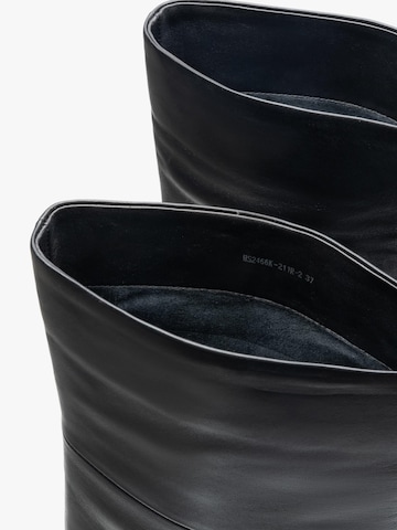 Boots '2466' di Estro in nero