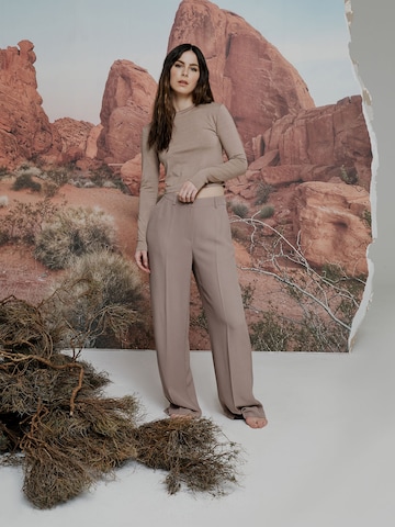 A LOT LESS Wide leg Pleated Pants 'Daliah' in Brown
