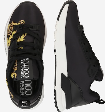 Sneaker low 'DYNAMIC' de la Versace Jeans Couture pe negru
