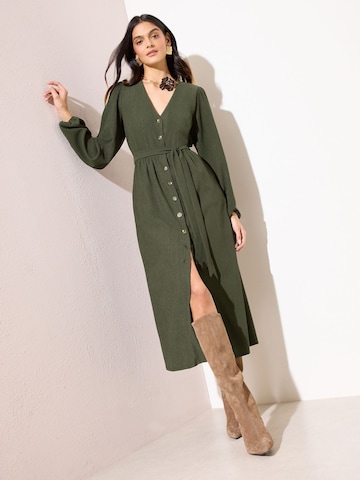 Friends Like These Φόρεμα σε πράσινο: μπροστά