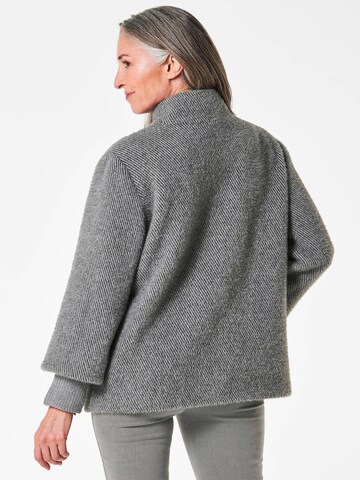 Goldner Tussenjas in Grijs