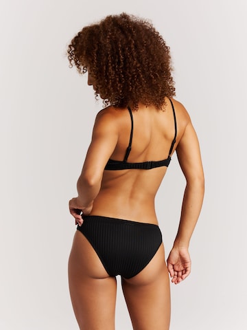 PROTEST Triangle Bikini 'PRTKyla' in Black