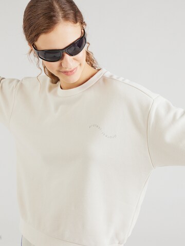 PROTEST Sport sweatshirt 'ORIANA' i vit