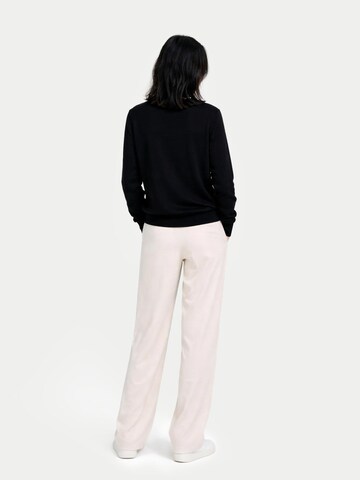GOBI Cashmere - Jersey 'Women's Essential Cashmere Crewneck Sweater' en negro