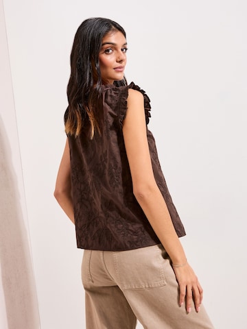 Friends Like These Blouse in Bruin