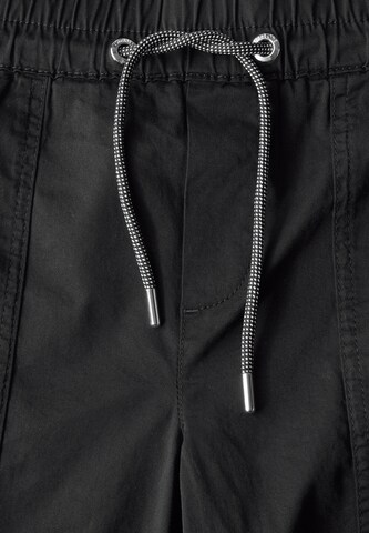 STREET ONE Slimfit Hose in Schwarz
