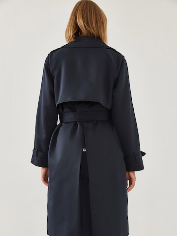 Bianco Lucci Tussenmantel in Blauw