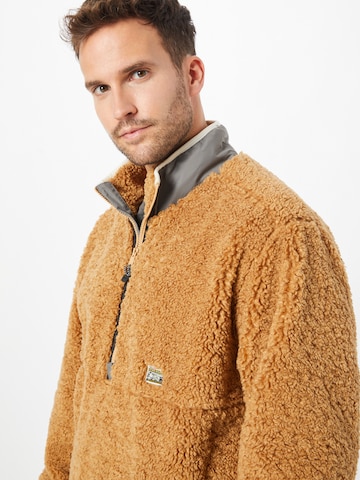 LEVI'S ® Between-season jacket 'Lakeside Mock Neck Jkt' in Brown