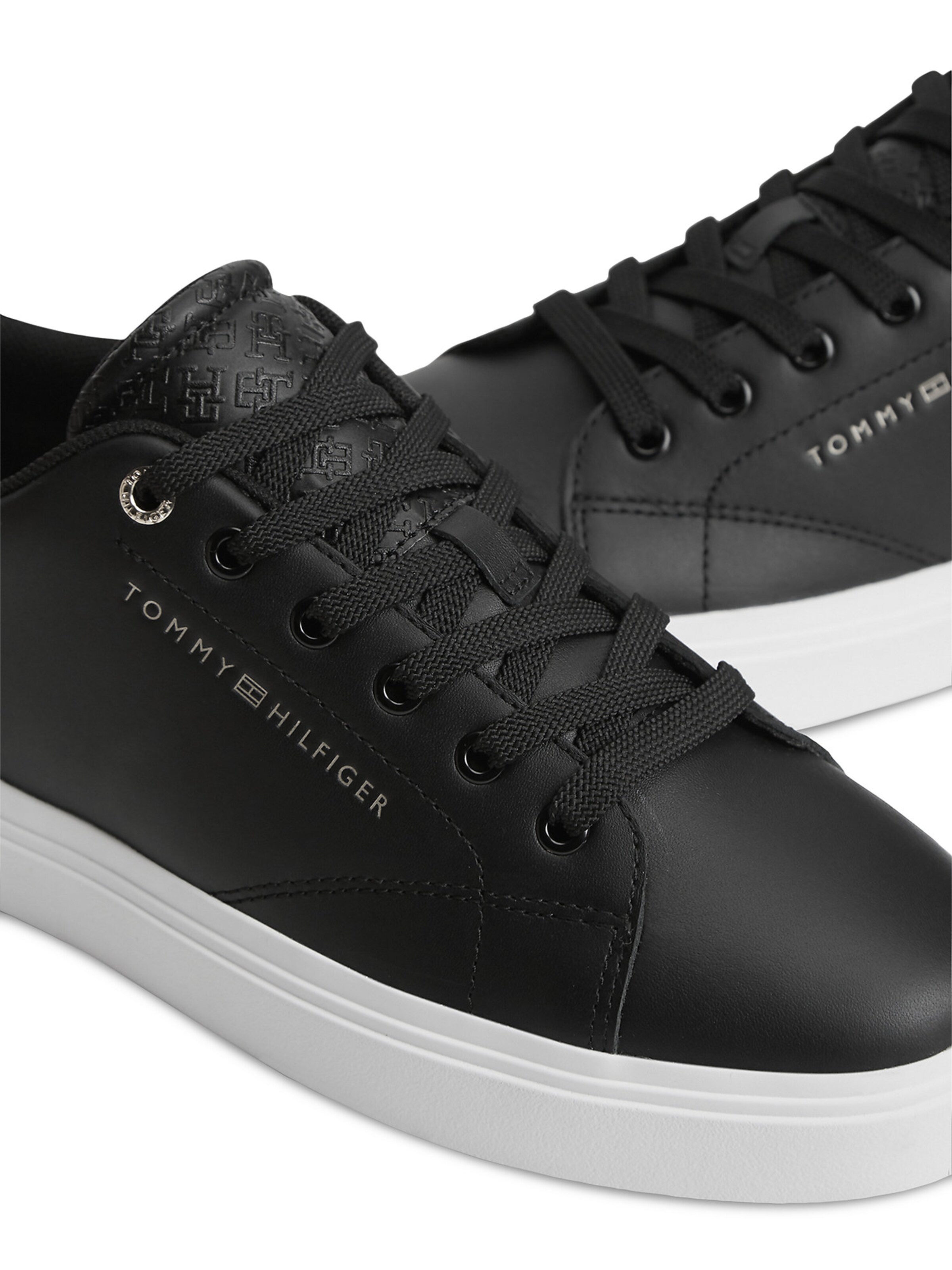 Baskets basses TOMMY HILFIGER en noir