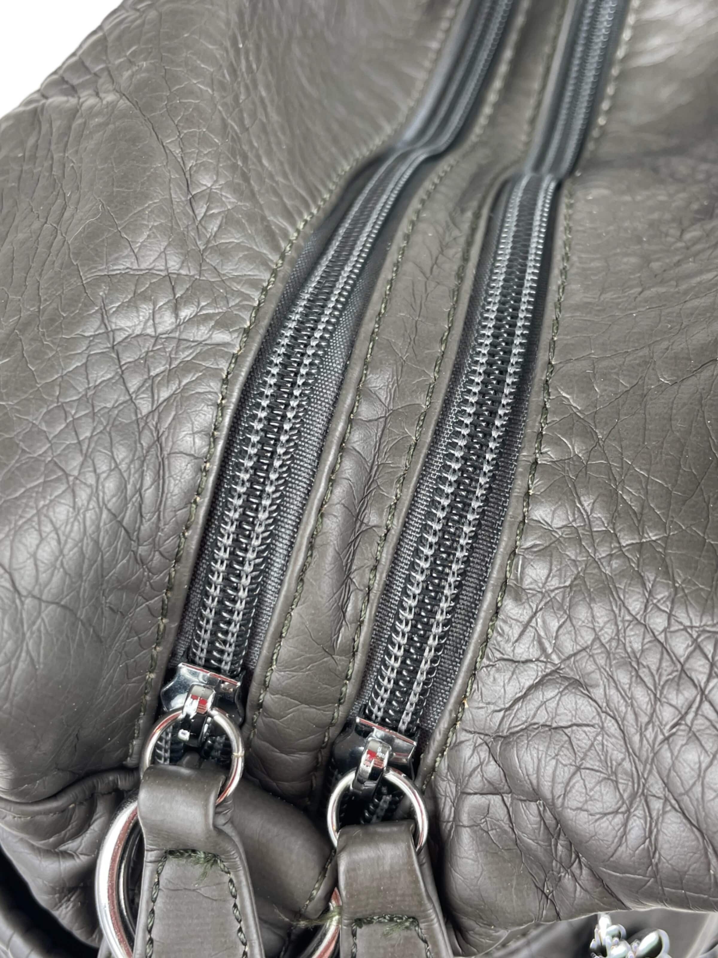 Kumixi Handbag in Grey