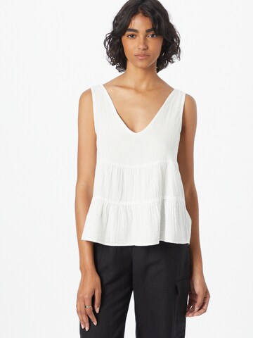 GAP Top in White: front