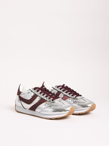 Friends Like These Platform trainers in Silver