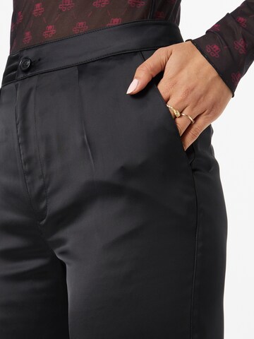 Loosefit Pantaloni con pieghe di HOLLISTER in nero