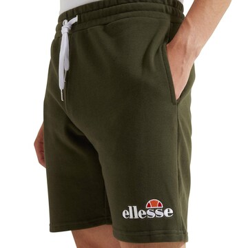 regular Pantaloni di ELLESSE in verde
