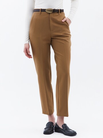 OXXO Tapered Trousers with creases in Brown: front