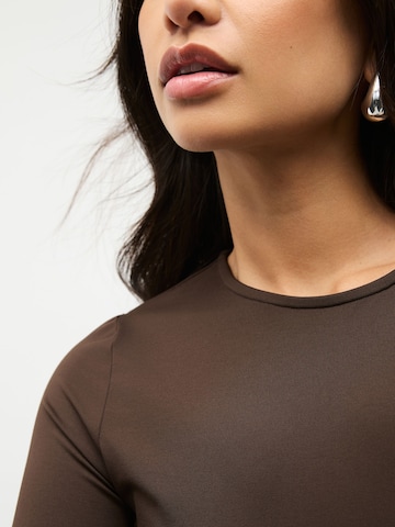 Next - Camiseta en marrón