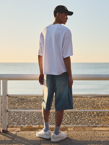 Bershka Baggy Shorts in Blau