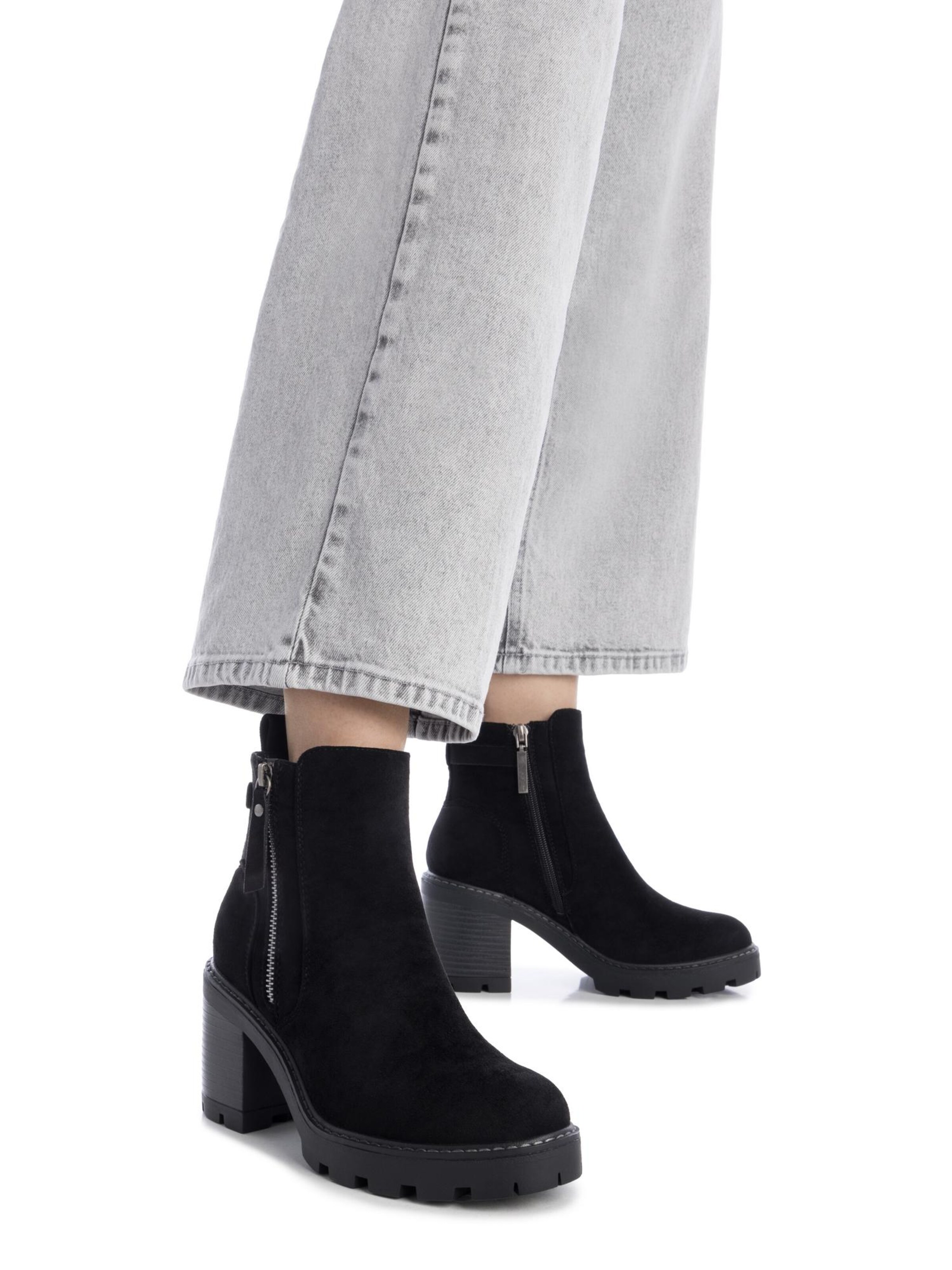 Refresh Boots '17303103' in Black