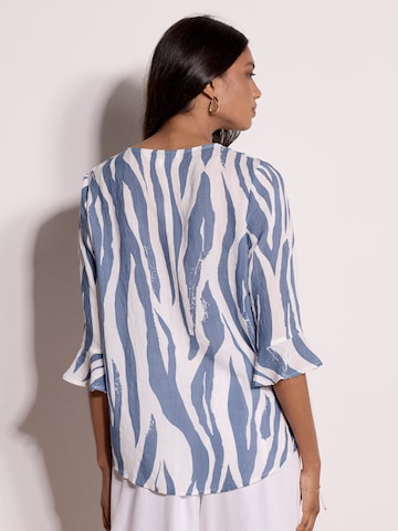 Apricot Blouse ' ' in Blue