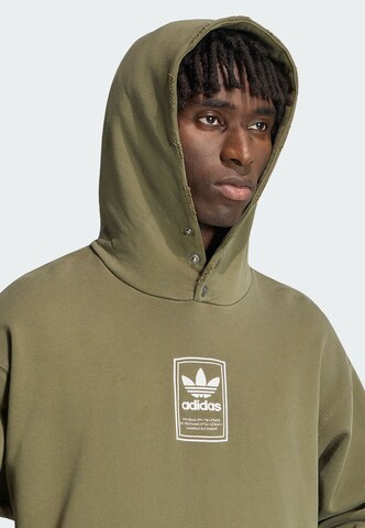 Sweat-shirt 'Elevated' ADIDAS ORIGINALS en vert
